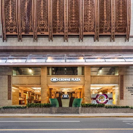 Crowne Plaza Shanghai Nanjing Road By Ihg Extérieur photo The entrance of the hotel