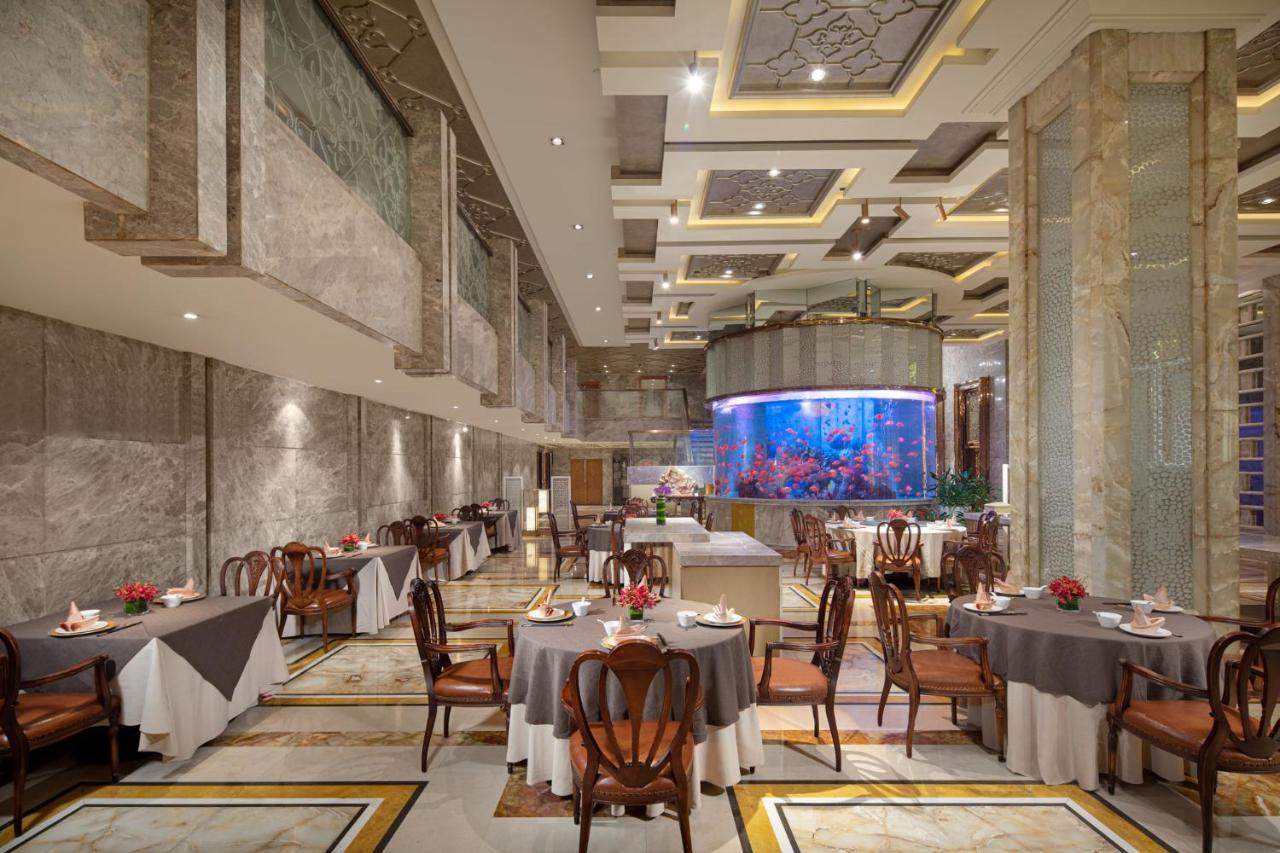 Crowne Plaza Shanghai Nanjing Road By Ihg Extérieur photo The restaurant