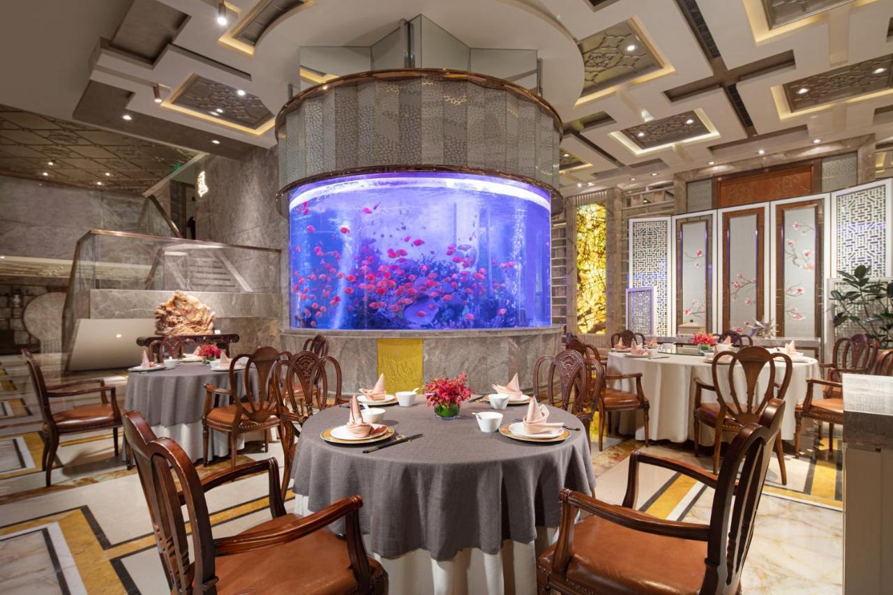 Crowne Plaza Shanghai Nanjing Road By Ihg Extérieur photo Interior of the restaurant