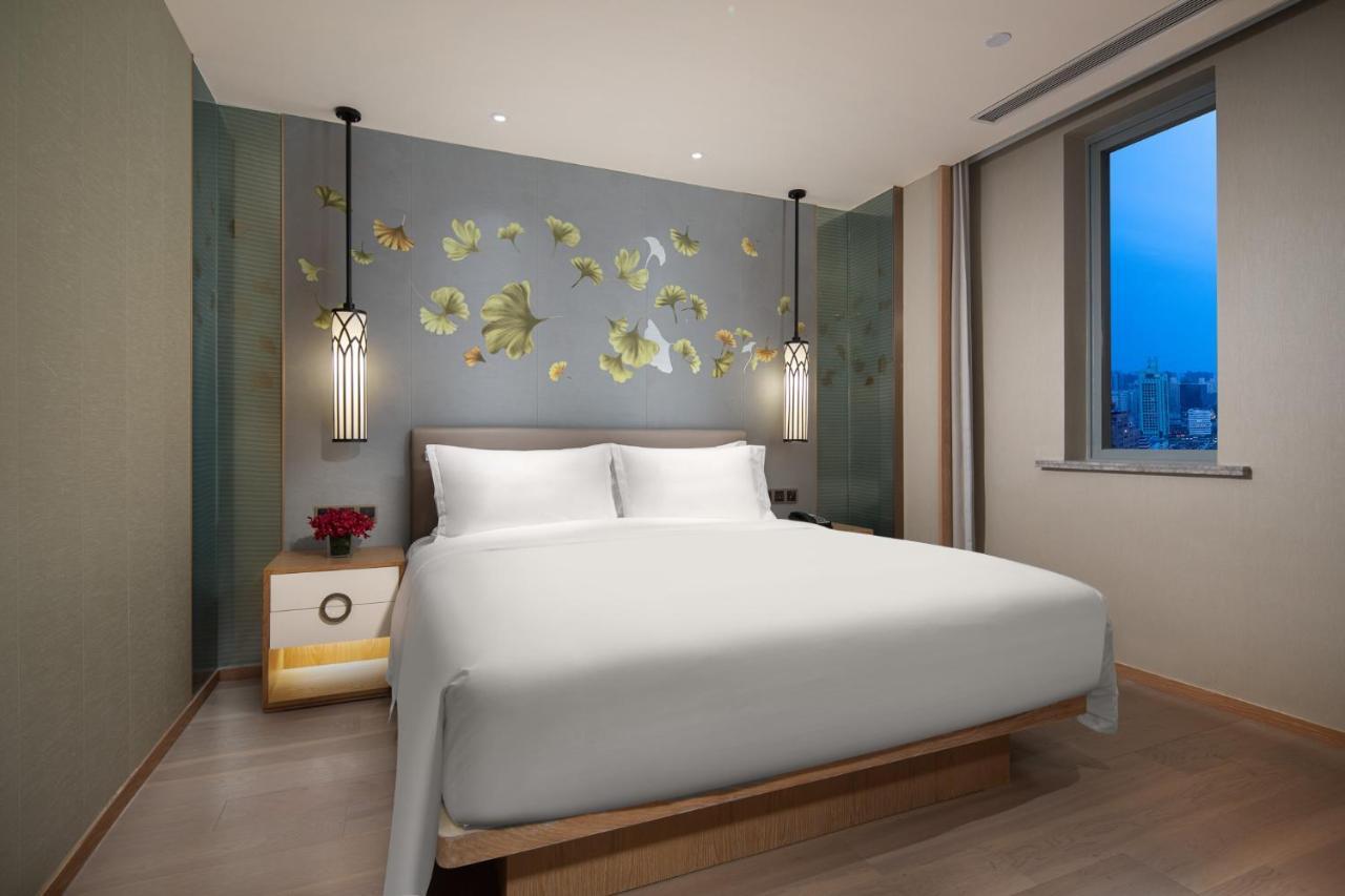 Crowne Plaza Shanghai Nanjing Road By Ihg Extérieur photo Deluxe Suite