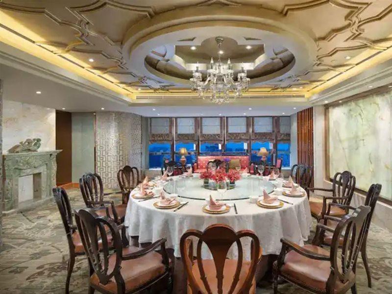 Crowne Plaza Shanghai Nanjing Road By Ihg Extérieur photo A private dining room at the restaurant