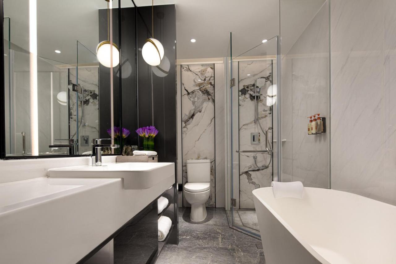 Crowne Plaza Shanghai Nanjing Road By Ihg Extérieur photo Bathroom