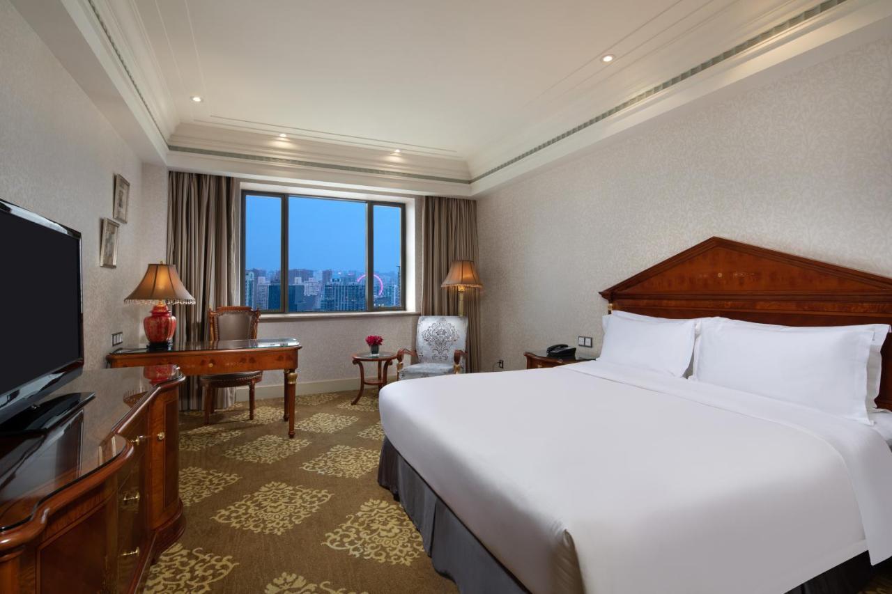Crowne Plaza Shanghai Nanjing Road By Ihg Extérieur photo A room at the hotel