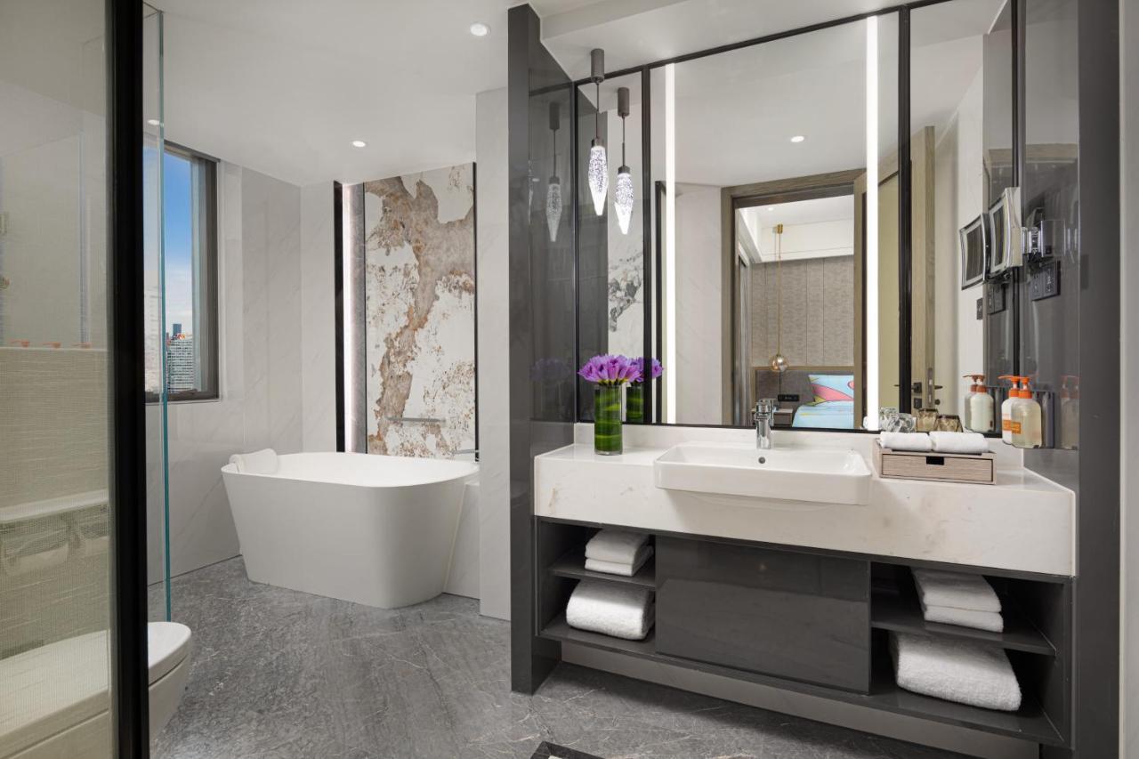 Crowne Plaza Shanghai Nanjing Road By Ihg Extérieur photo Bathroom