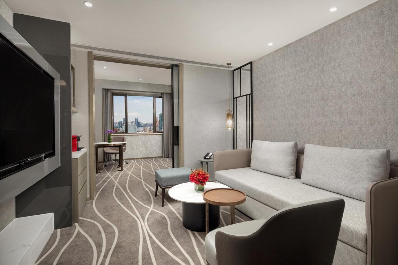 Crowne Plaza Shanghai Nanjing Road By Ihg Extérieur photo A suite at the hotel